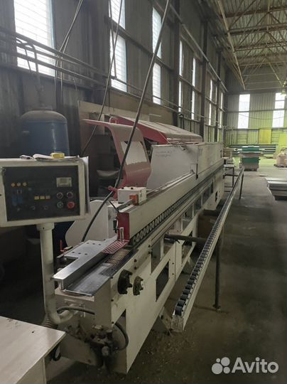 Кромкооблицовочный станок с прифуговкой