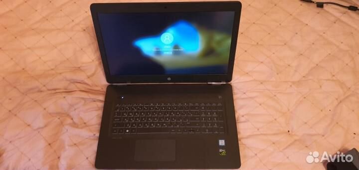 HP pavilion 17.3