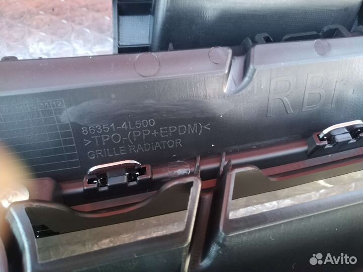 Решётка радиатора Hyundai Solaris 1