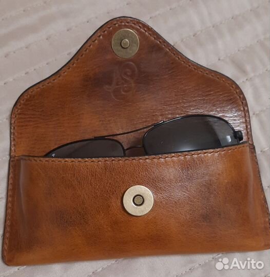 Чехлы для очков кожаные