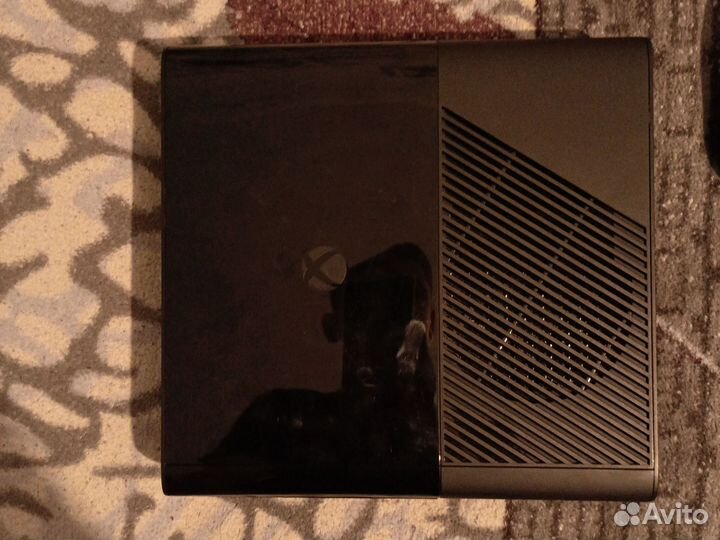 Продаю xbox 360 с прошивкой, 3 джойстика, Кинект