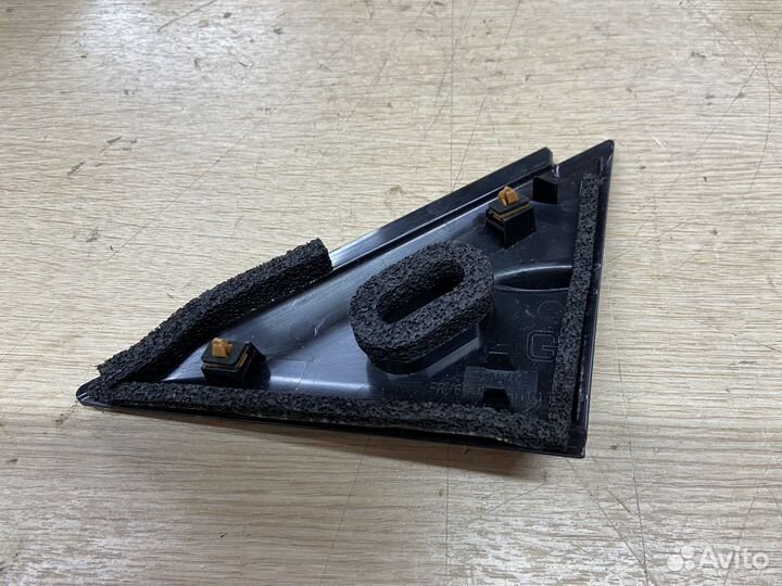 Накладка на дверь передняя правая Toyota Camry 75
