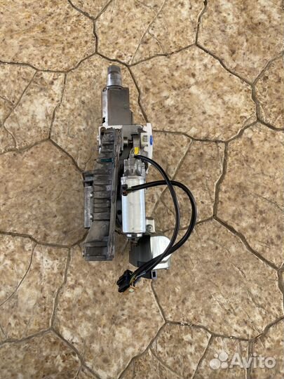 Рулевая колонка с блокиратором руля Audi A8 D3