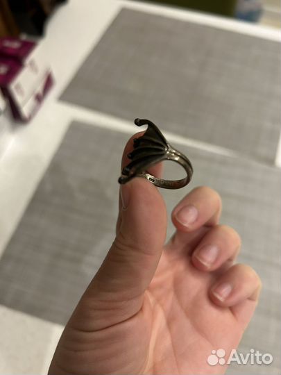 Серебряное кольцо