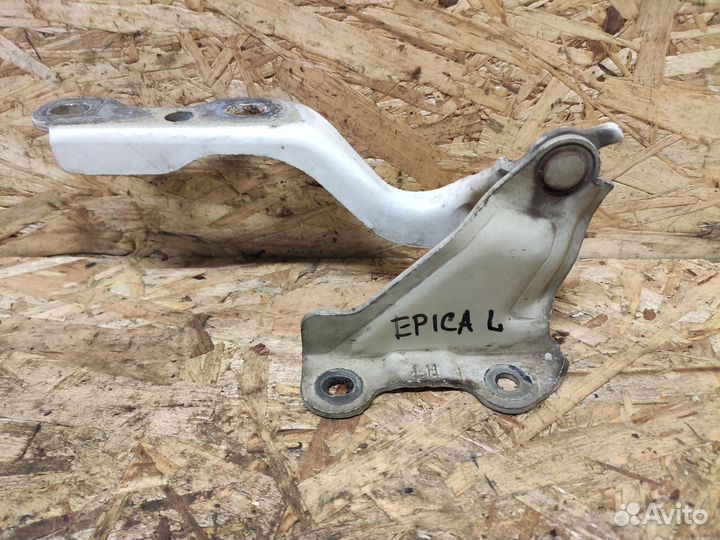 Петля капота левая Chevrolet Epica