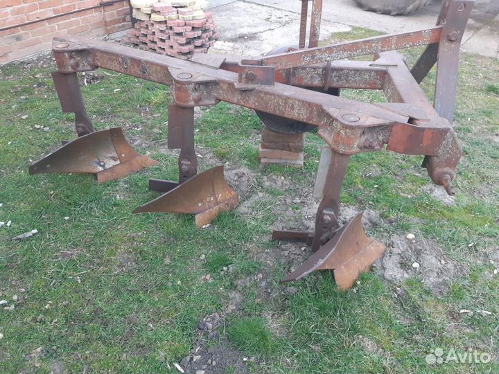 3 х корпусной плуг
