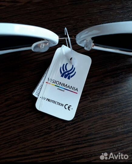 Очки солнцезащитные