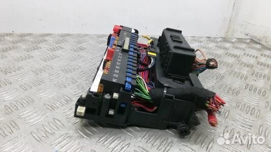 Блок предохранителей BMW X3 E83 (7BN07M101)