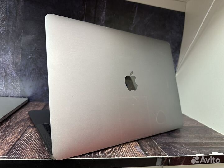 Macbook Pro 13 2017 Touch Bar i5/16gb/1 цикл акб