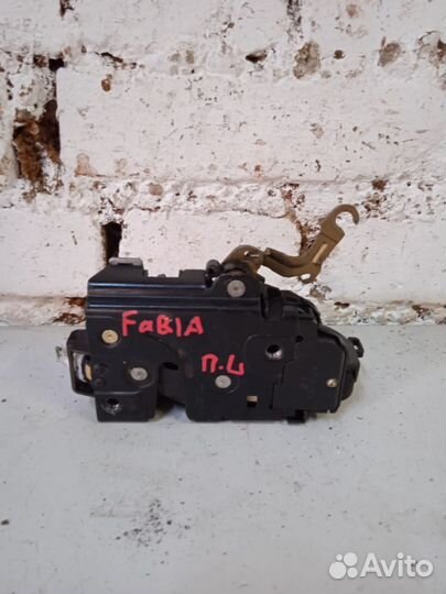 Замок передний левый Skoda Fabia 1999-2007