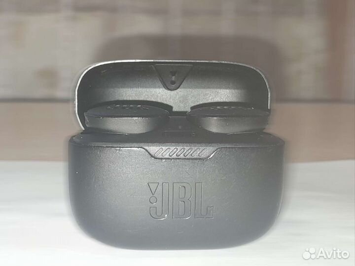 Беспроводные наушники JBL tune130NC TWS