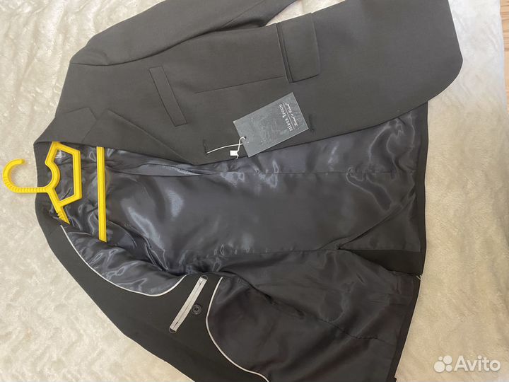 Костюм школьный Silver Spoon 134 новый