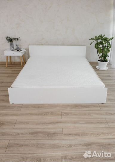 Кровать 180х200 с матрасом