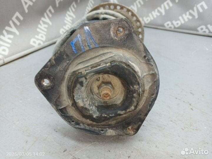 Стойка подвески передняя левая Renault Megane K4M