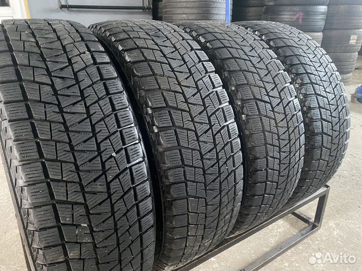 Bridgestone Blizzak DM-V1 225/65 R17