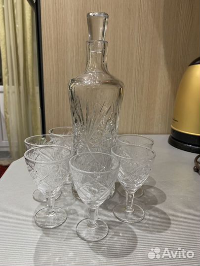 Хрустальный графин и стопки 6 шт