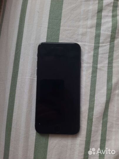 Телефон iPhone 7