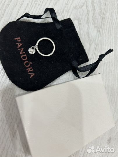 Серебряное кольцо pandora