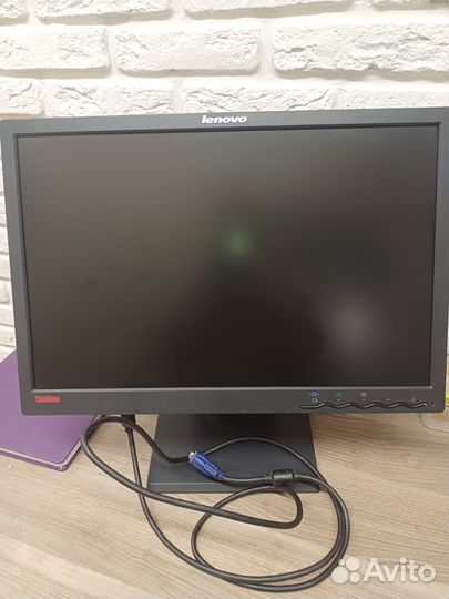 Монитор, веб камера, клавиатура