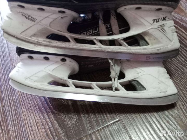 Хоккейные коньки bauer