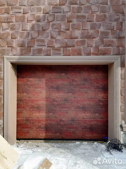 Секционные ворота