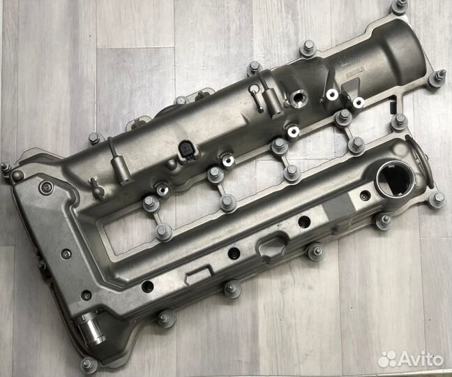 Клапанная крышка Opel 1.6l 55569822