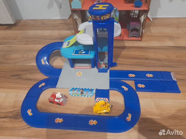 Детская парковка для машинок