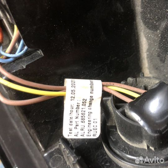 Задний левый фонарь