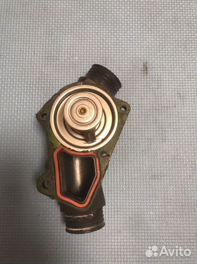 Корпус термостата бмв е34 м-50