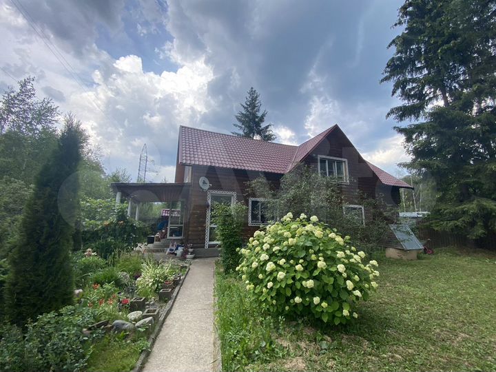 Дача 197 м² на участке 8 сот.