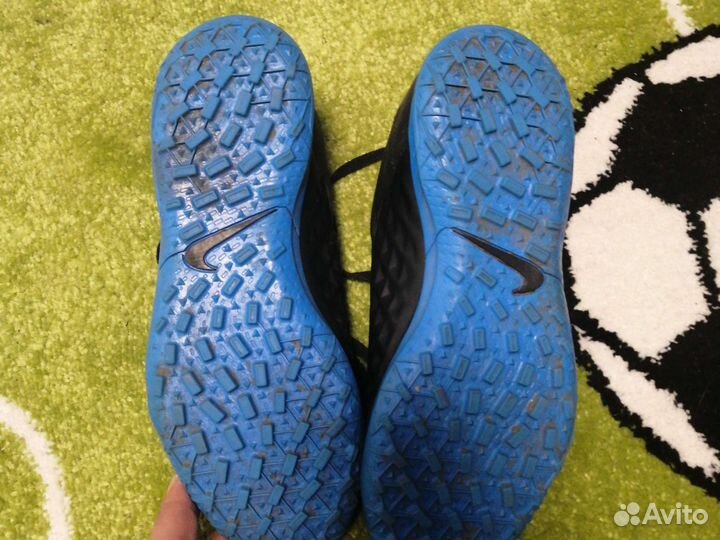 Футбольные шиповки Nike 37.5