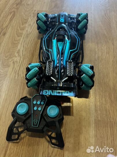 Машинка на пульте управления