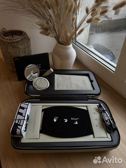 Косметичка / бокс Off-White x Amore Pacific