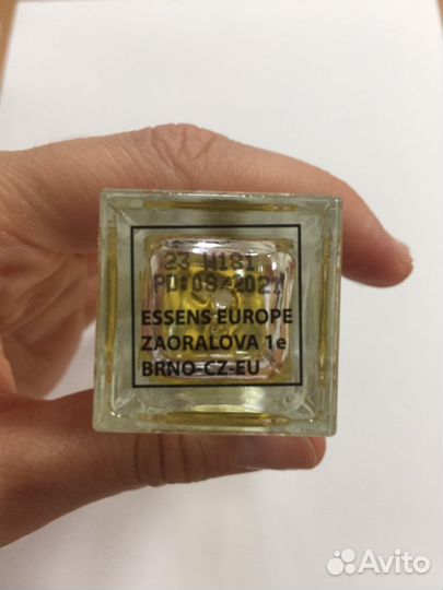 Духи женские. Essence. W181