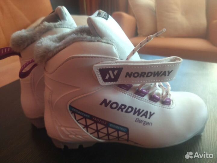 Лыжные ботинки