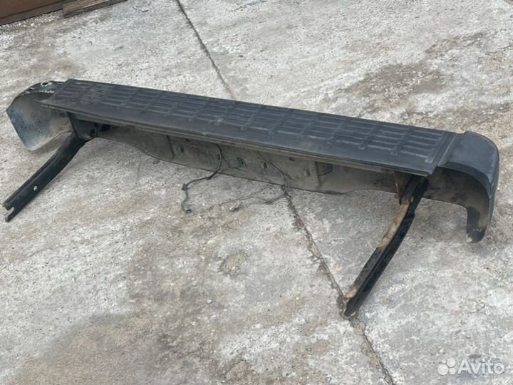 Бампер задний Toyota Hilux