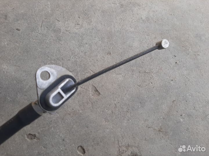 Трос ручного тормоза правый Toyota Rav4 40 2012-19