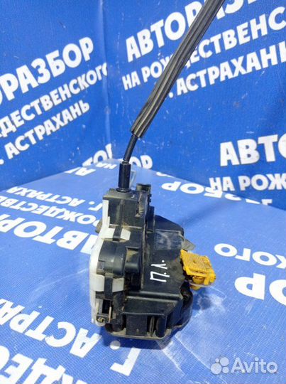 Передний левый замок двери Chevrolet Cruze седан