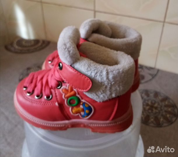 Продаются ботинки весеннее - осенние