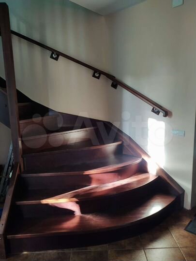 Коттедж 233 м² на участке 10 сот.