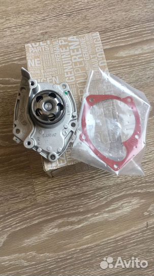 Оригинальная помпа Renault 7701479043 Duster 2.0