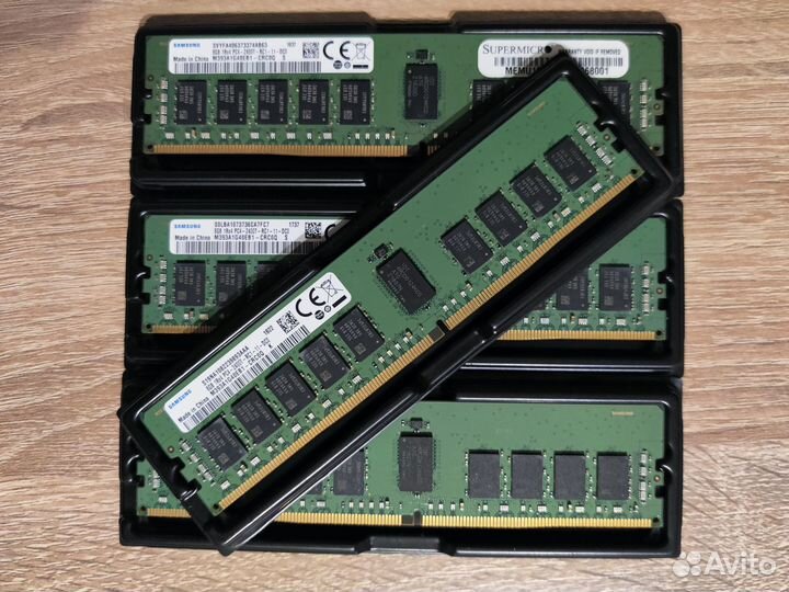 Samsung DDR4 8 гб 2400MHz ECC Reg M393A1G40EB1-CRC