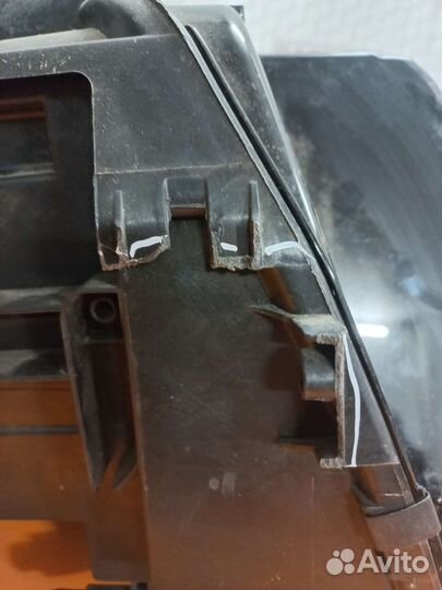 Фара левая Volkswagen Tiguan 2