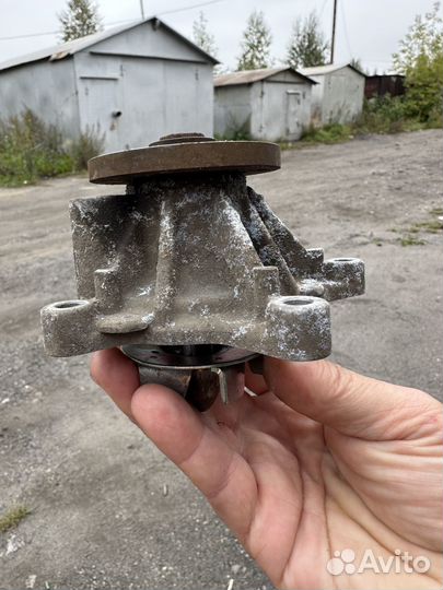 Водяной насос помпа