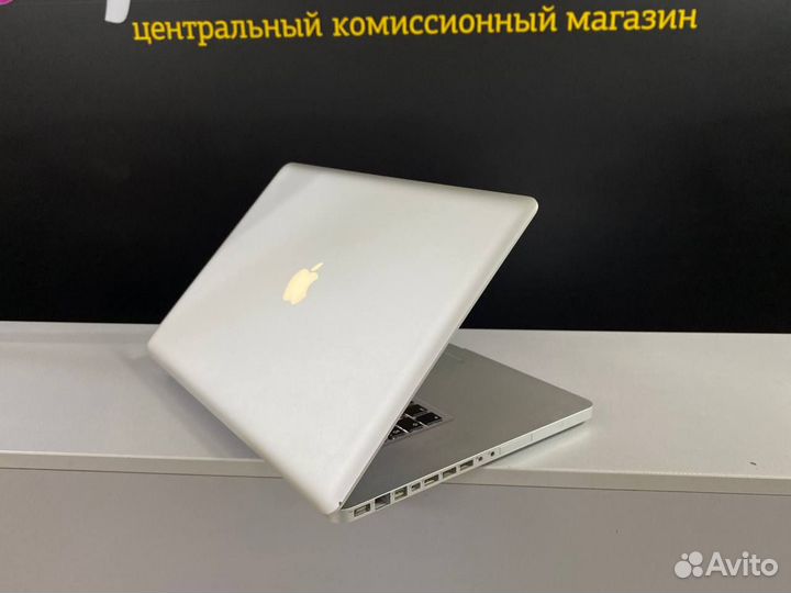 Ноутбук Apple Macbook Pro i7 / 8GB + SSD 240GB