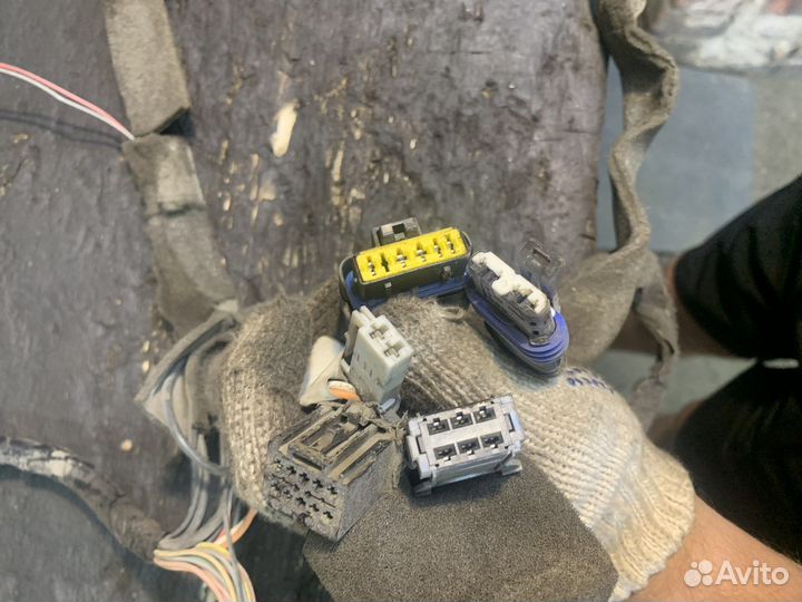 Проводка передних дверей Renault Megan 2