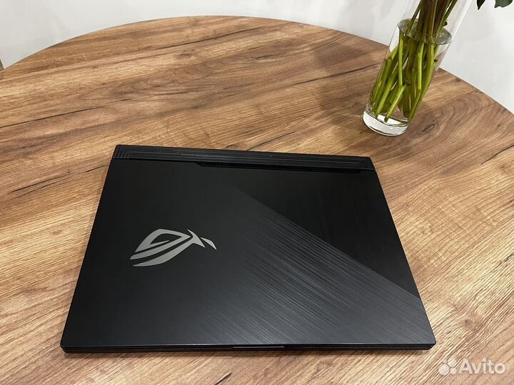 Игровй ноутбук asus ROG strix gl 531