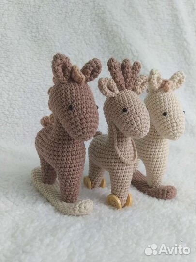 Лошадка-качалка, вязаная лошадка