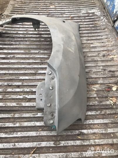 Крыло переднее правое Рено Дастер Duster