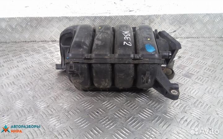 Коллектор впускной Toyota Auris 2007